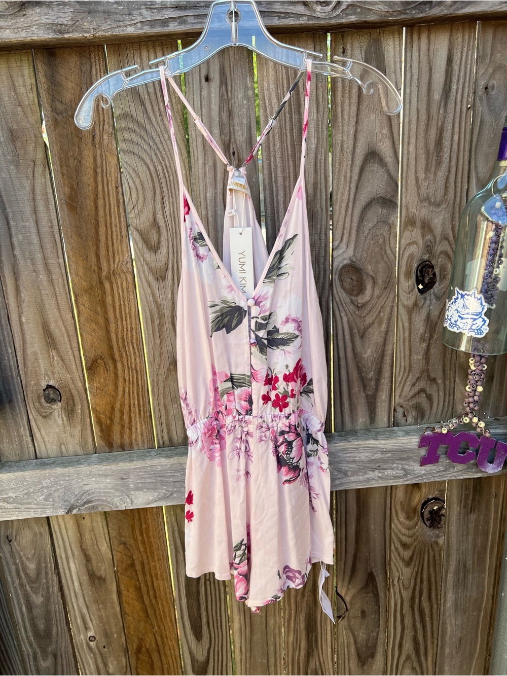 👗Yumi Kim Blush Pink Floral V-Neck Romper with Adjustable Straps